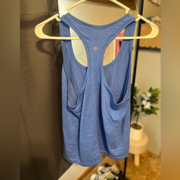 Womens Lululemon swiftly tech tank top - Picture 2 of 2